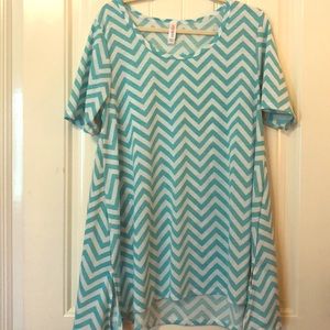 LuLaRoe Perfect t-shirt, NWOT
